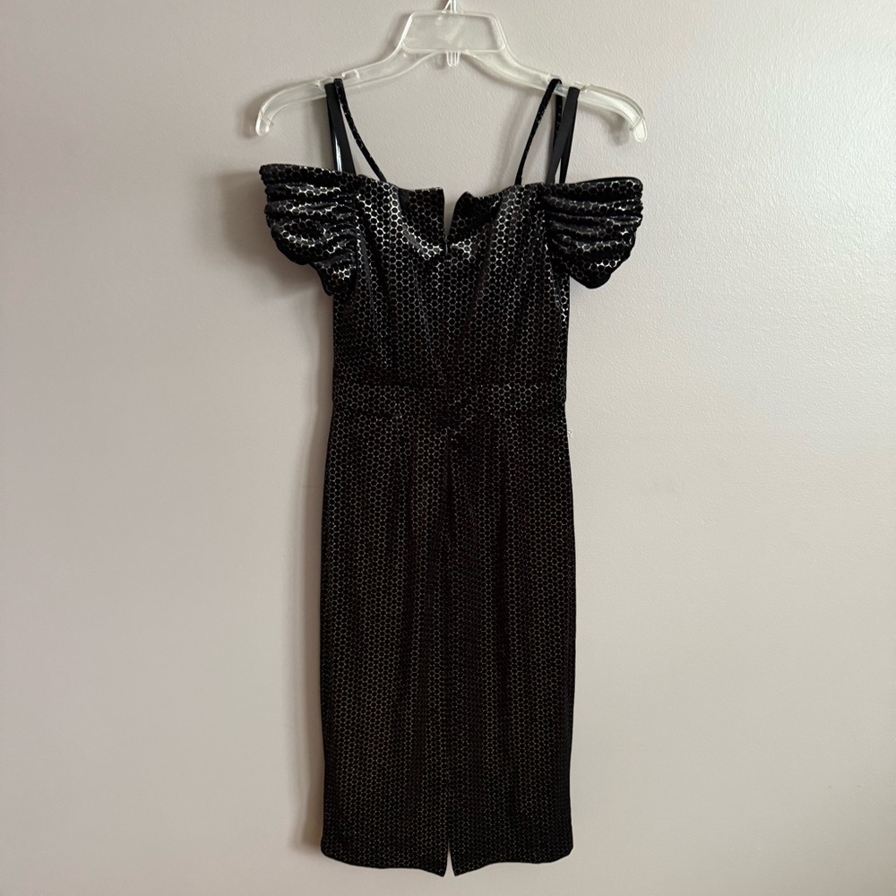 Laundry By Shelli Segal Black Velvet Off the Shoulder Sheath Dress Size 0 - Picture 7 of 10